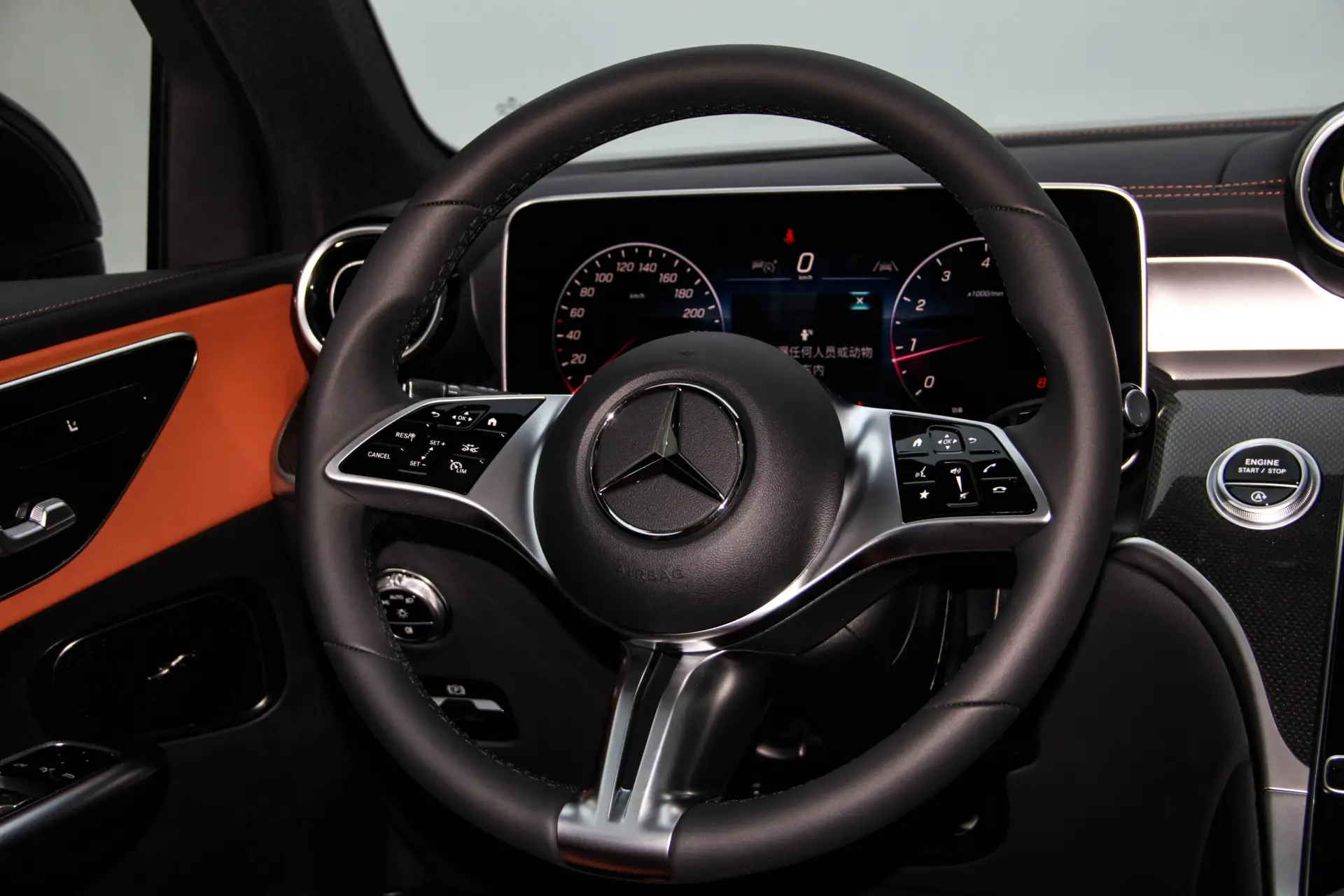Mercedes-Benz GLC 260 L, 2026 14