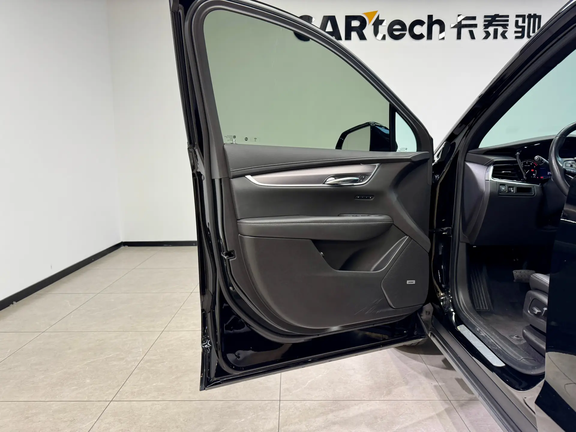 Cadillac XT6, 2023 4