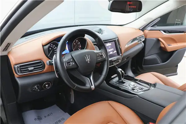 Maserati Levante, 2018 12