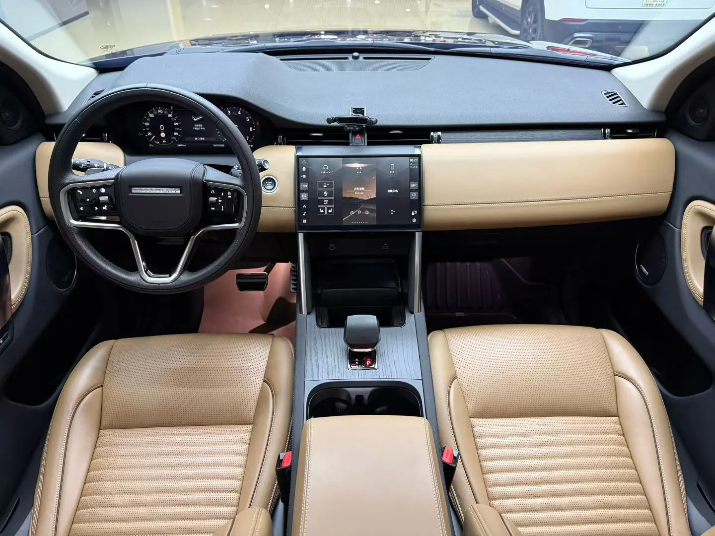 Land Rover Discovery Sport, 2024 12