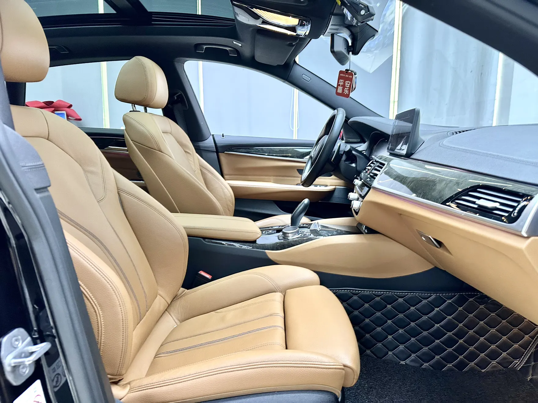 BMW 6GT, 2022 13