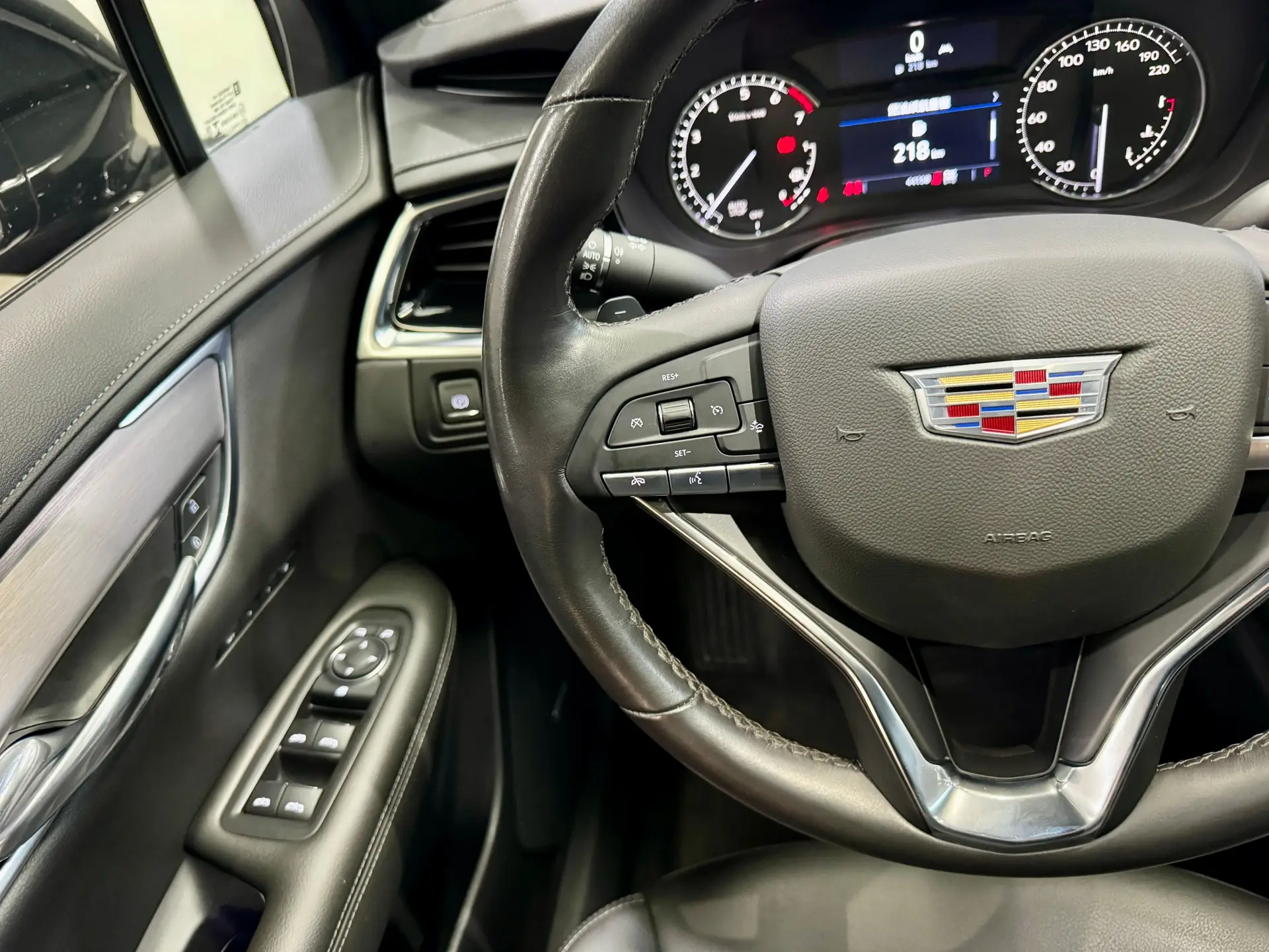 Cadillac XT6, 2023 11