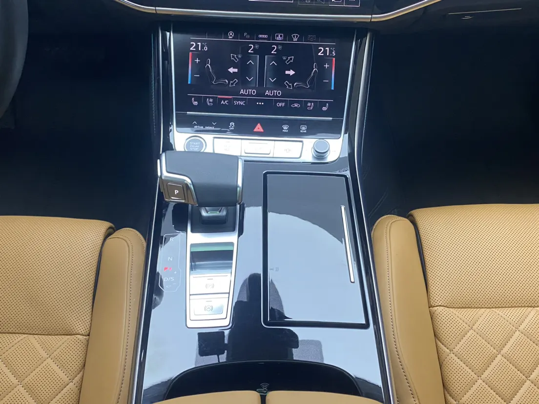 Audi A8L, 2022 21