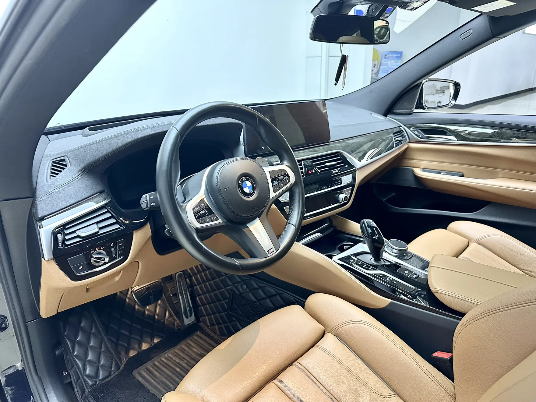 BMW 6GT, 2022 17