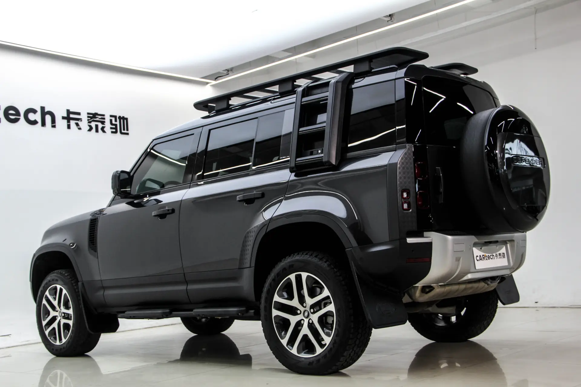 Land Rover Defender, 2025 6