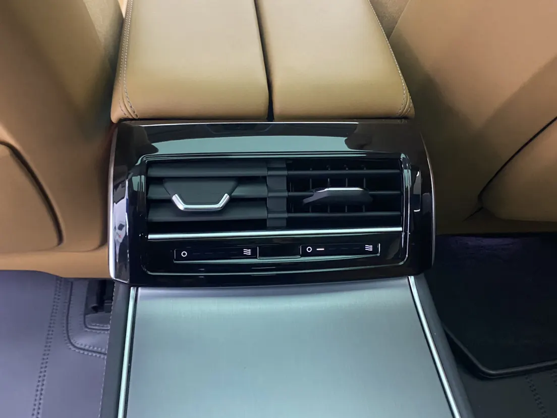 Audi A8L, 2022 19