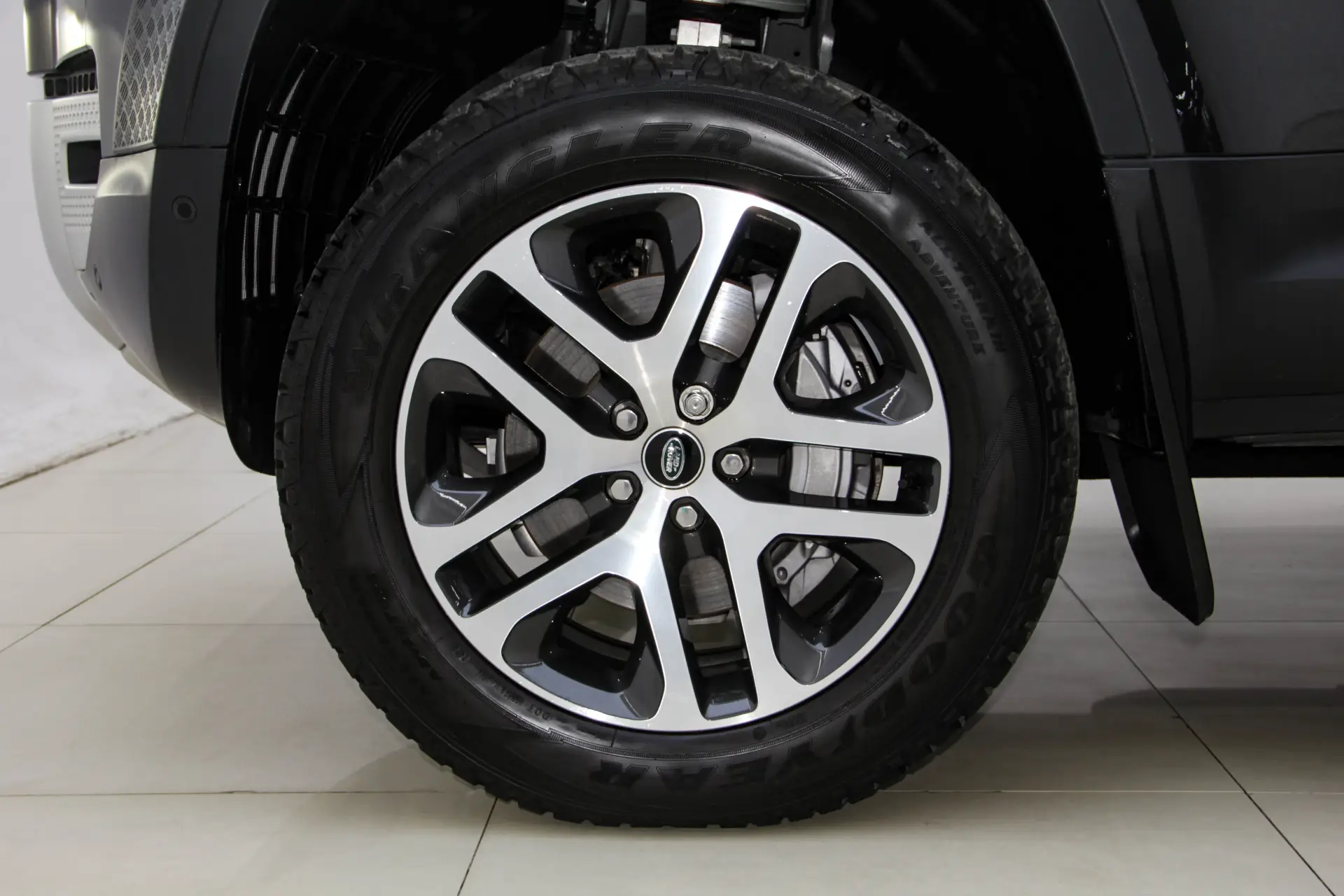 Land Rover Defender, 2025 9