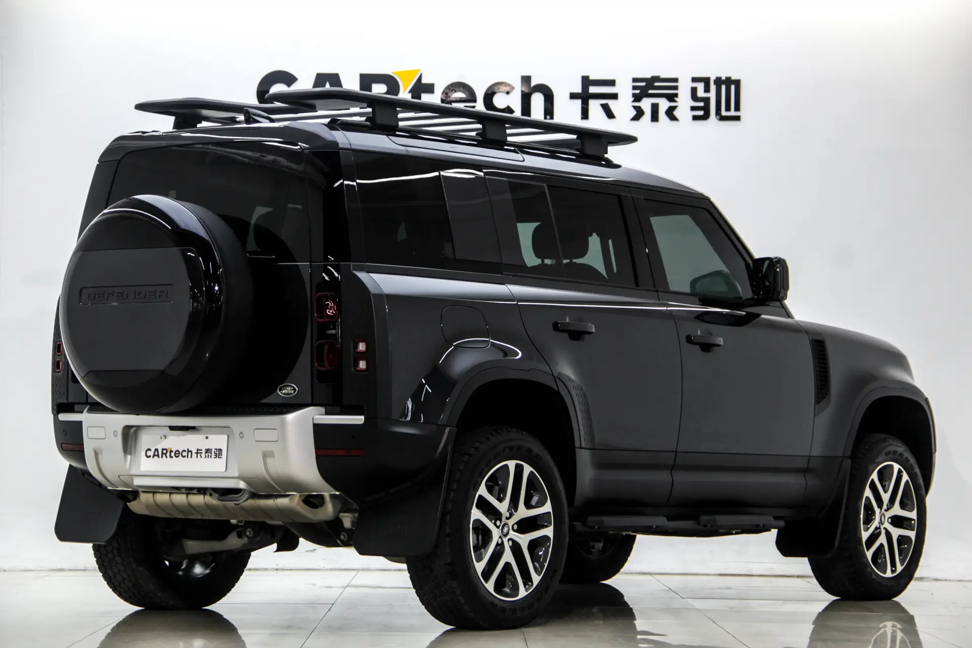 Land Rover Defender, 2025 12