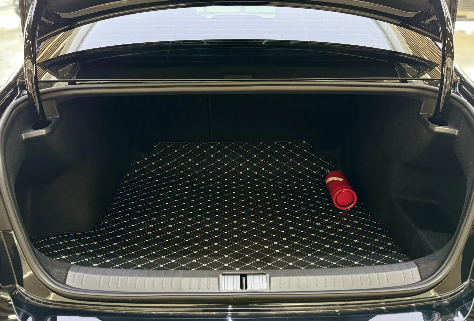 Volkswagen Magotan, 2025 13
