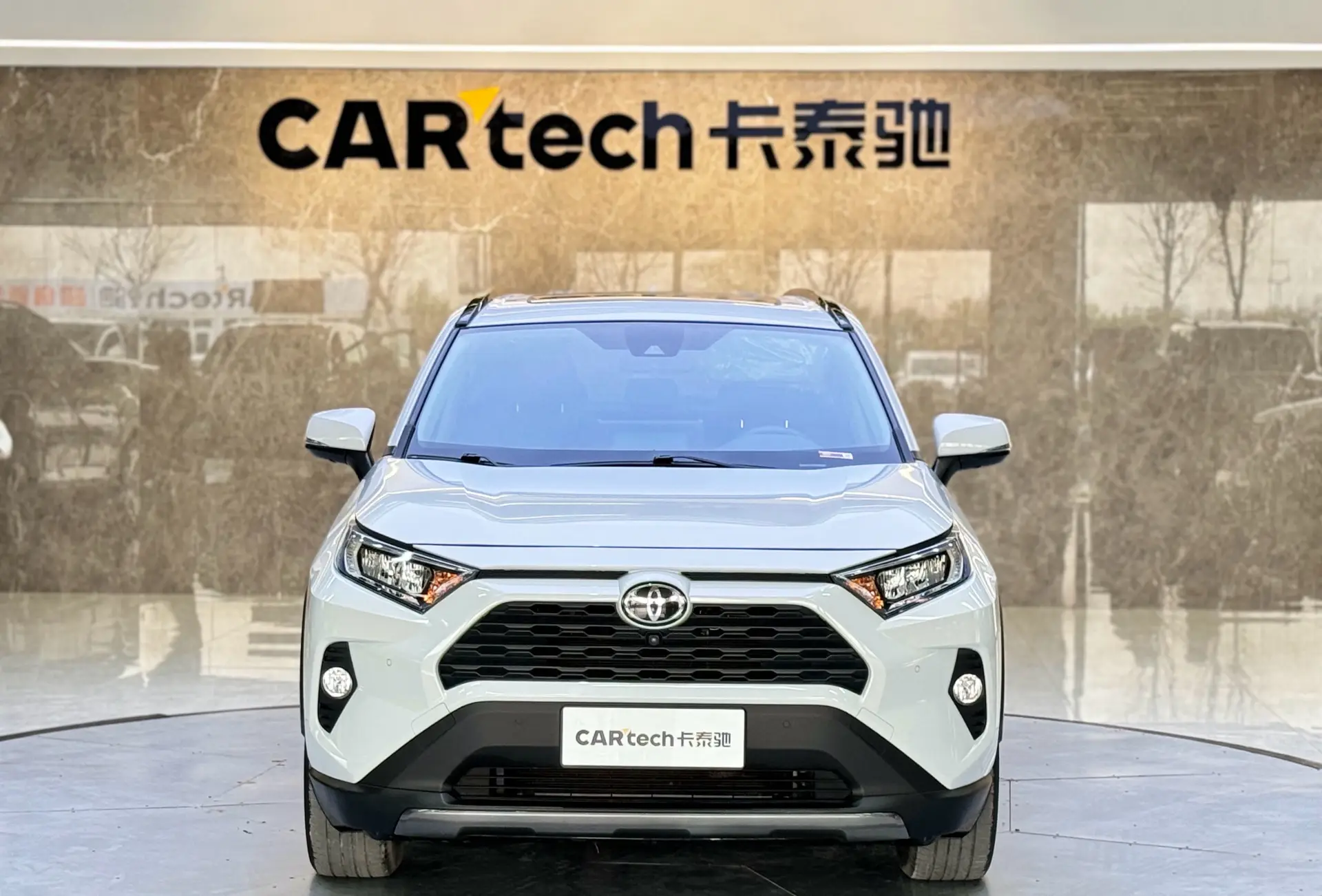 Toyota RAV4, 2021 3