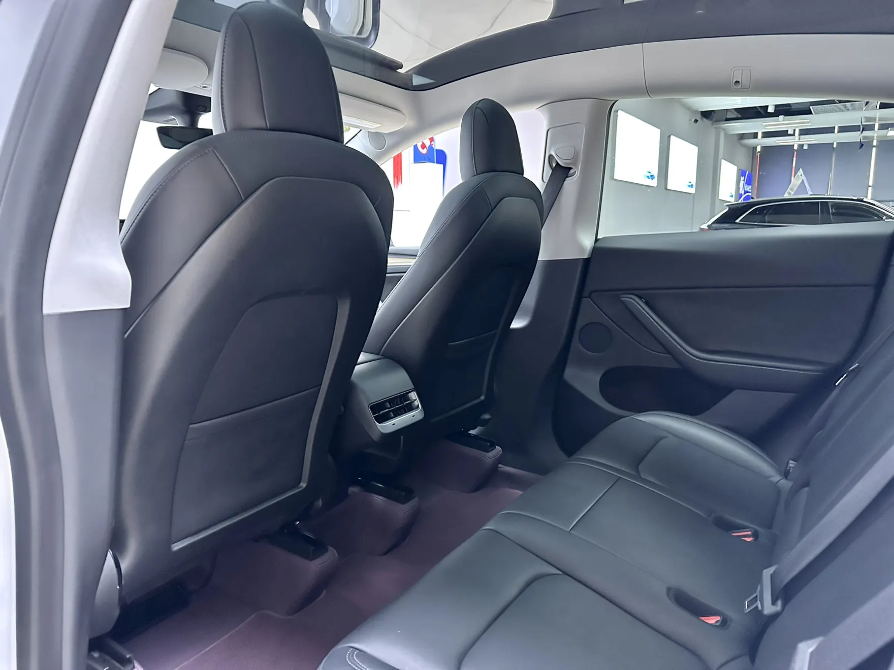 Tesla Model Y, 2022 15