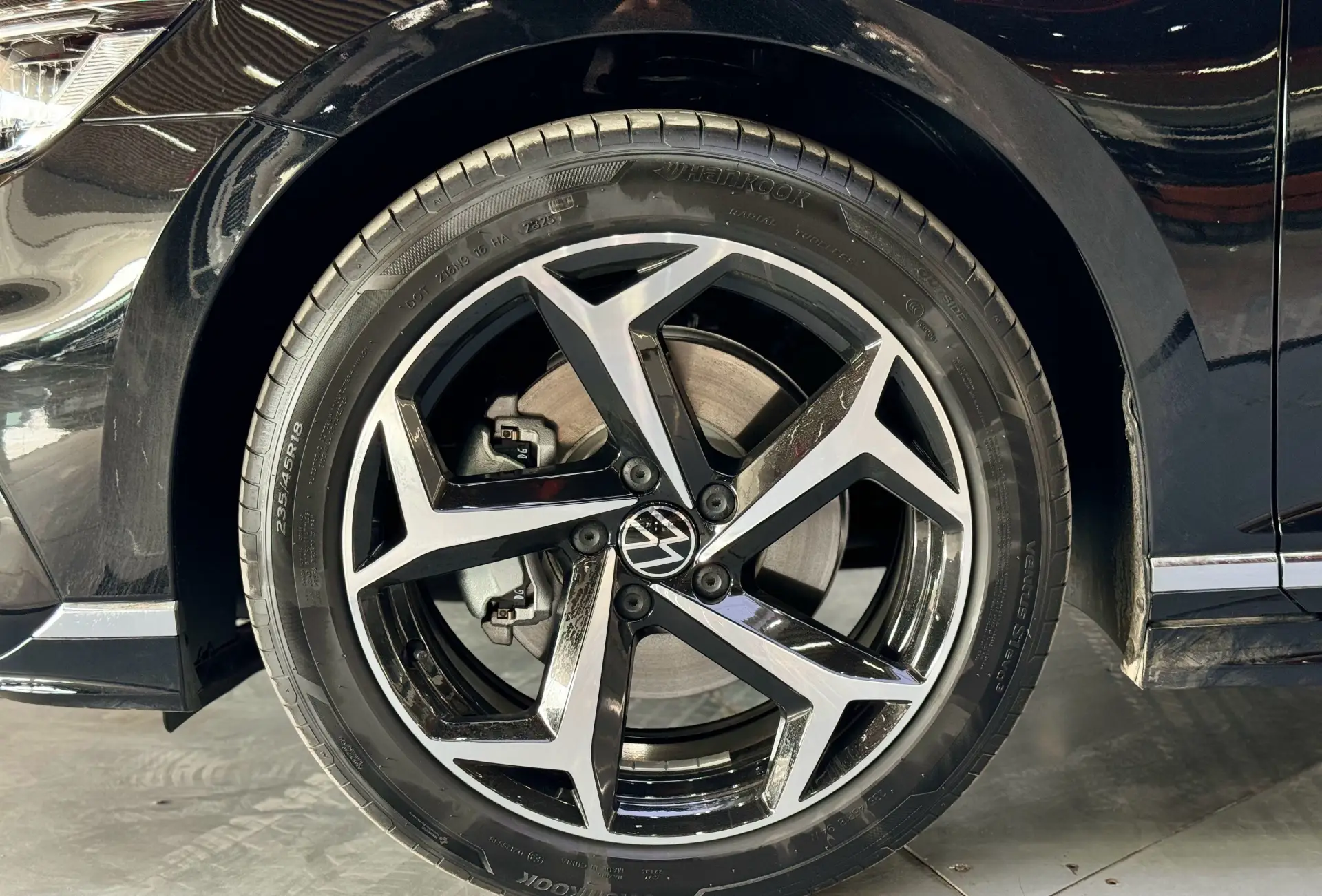 Volkswagen Magotan, 2025 11