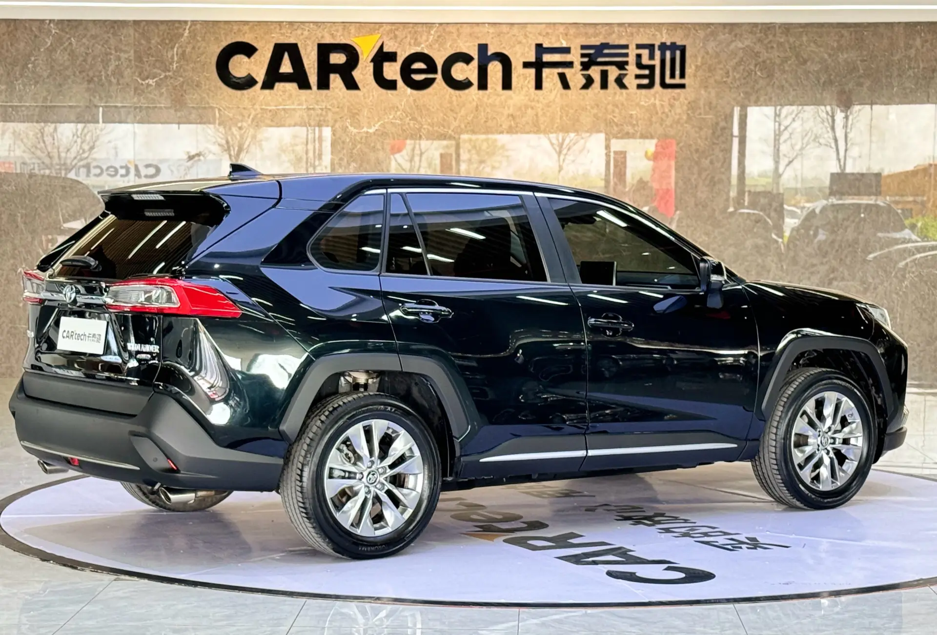 Toyota Wildlander, 2021 все фото