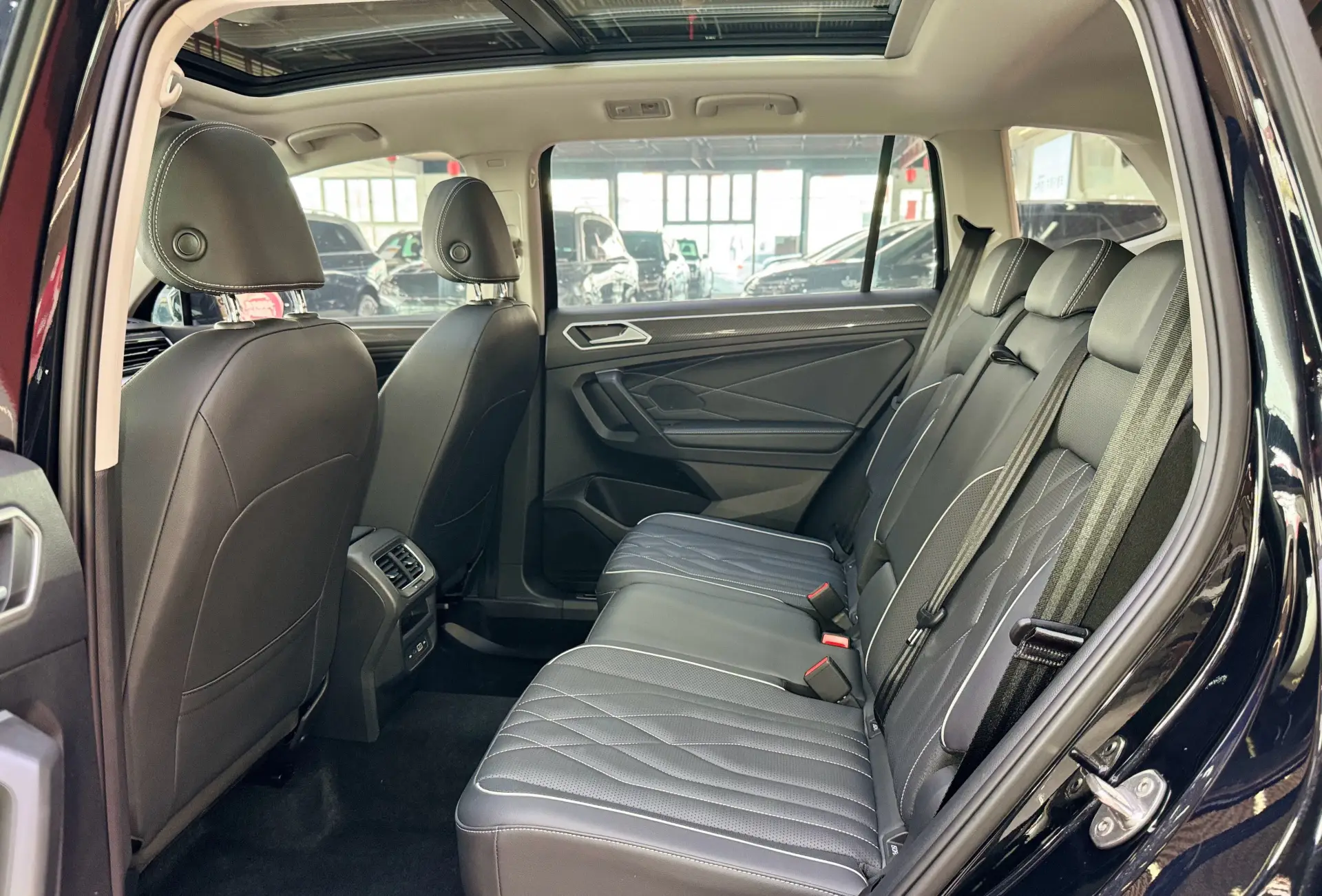 Volkswagen Tiguan L, 2024 24