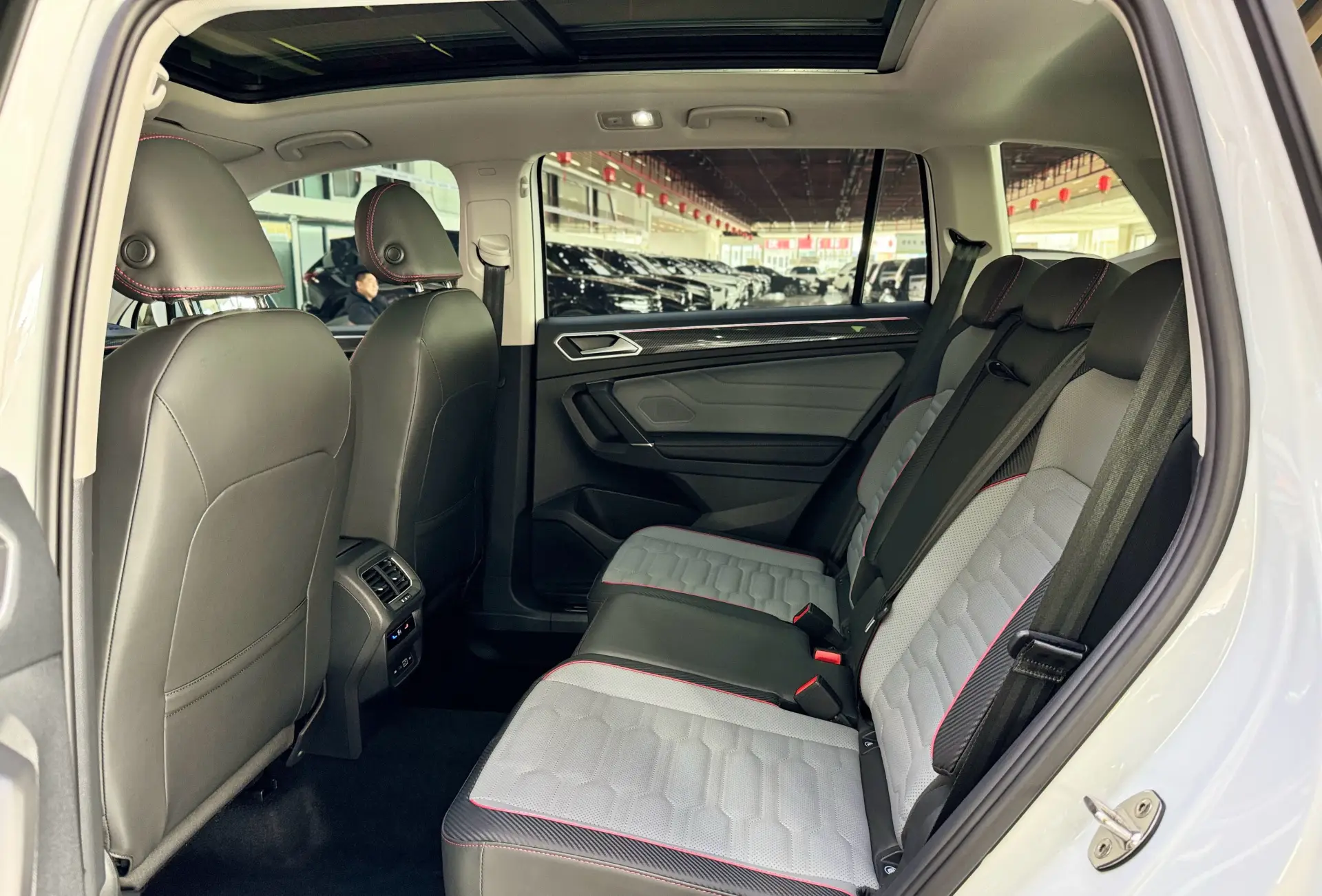 Volkswagen Tiguan L, 2023 21
