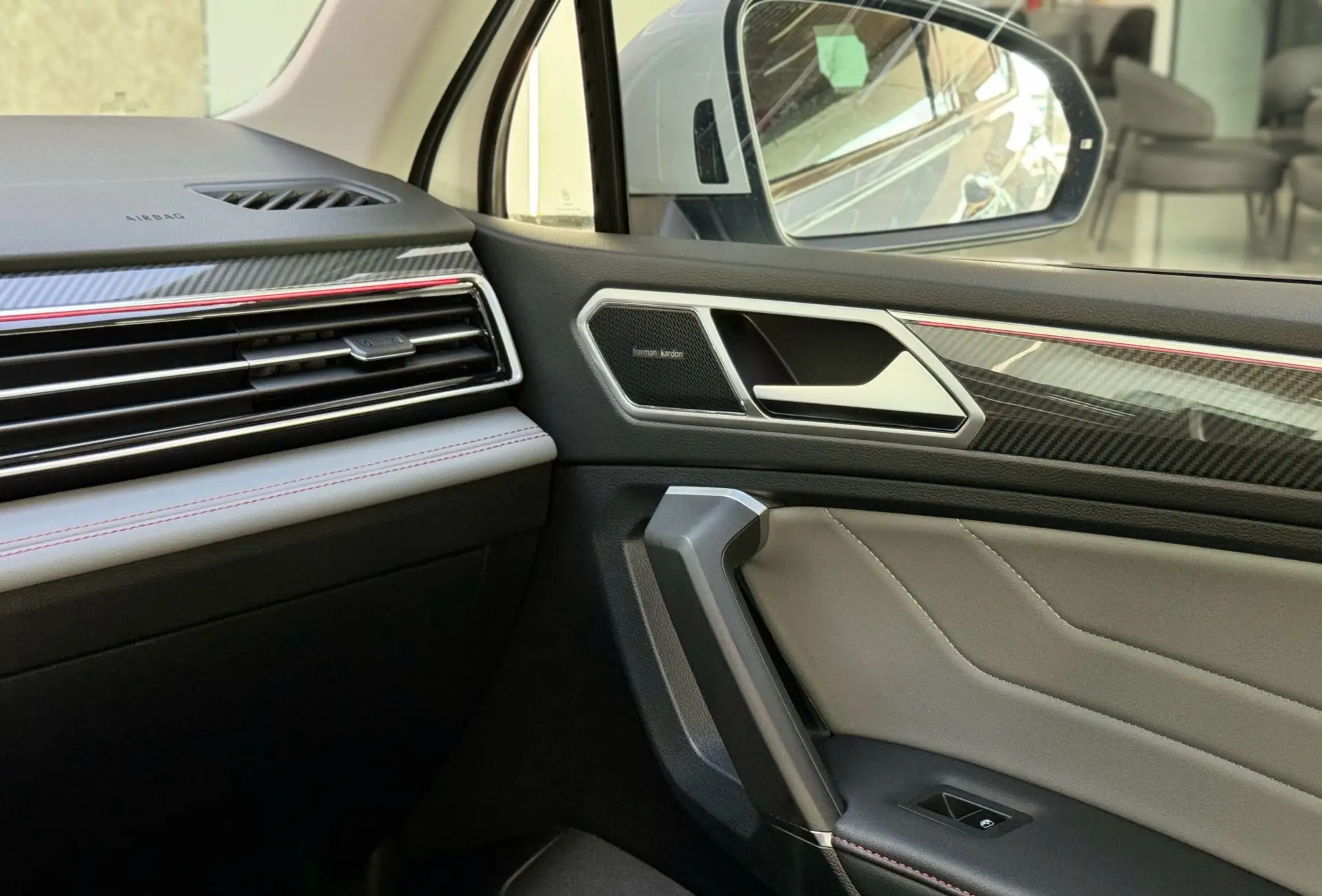 Volkswagen Tiguan L, 2023 23