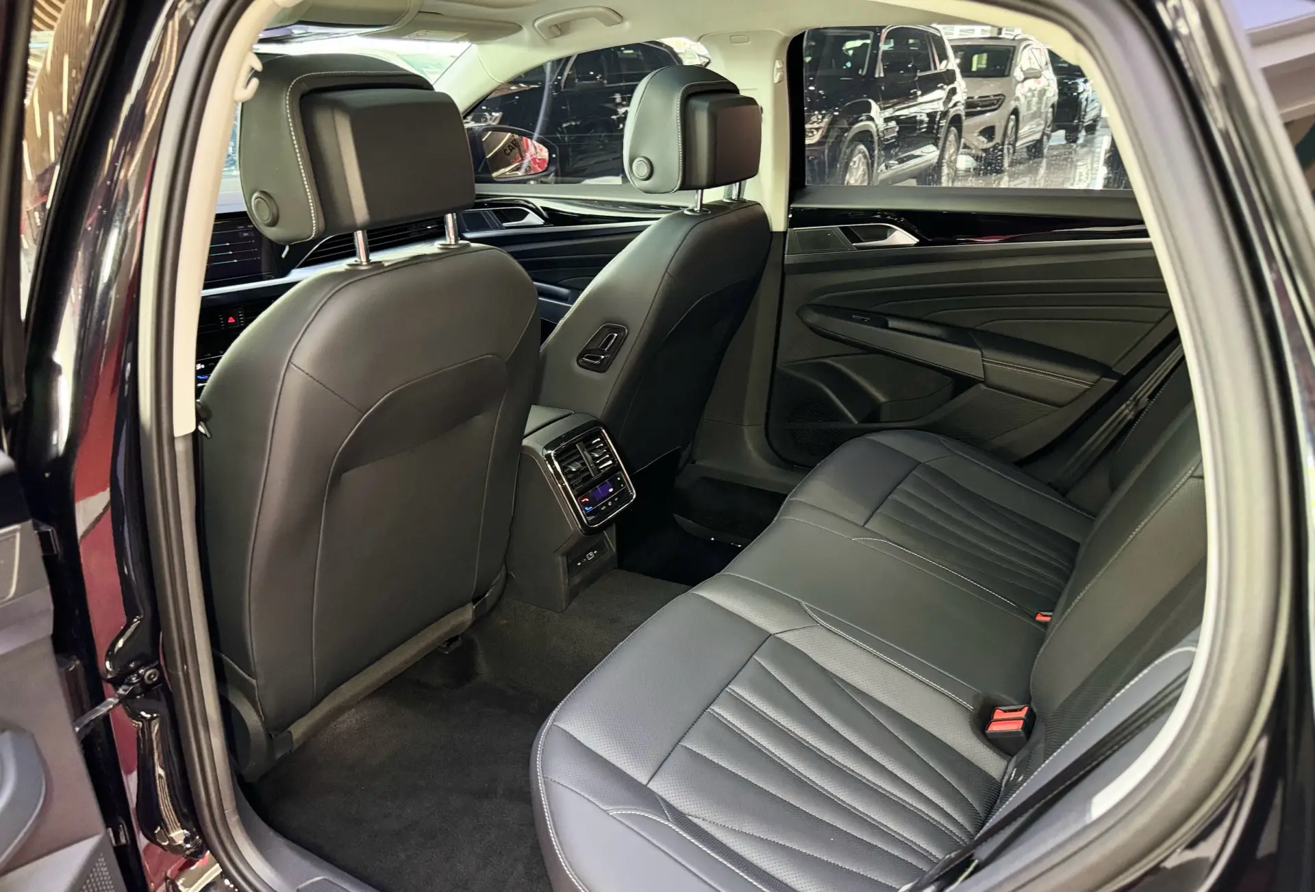 Volkswagen Passat, 2026 24