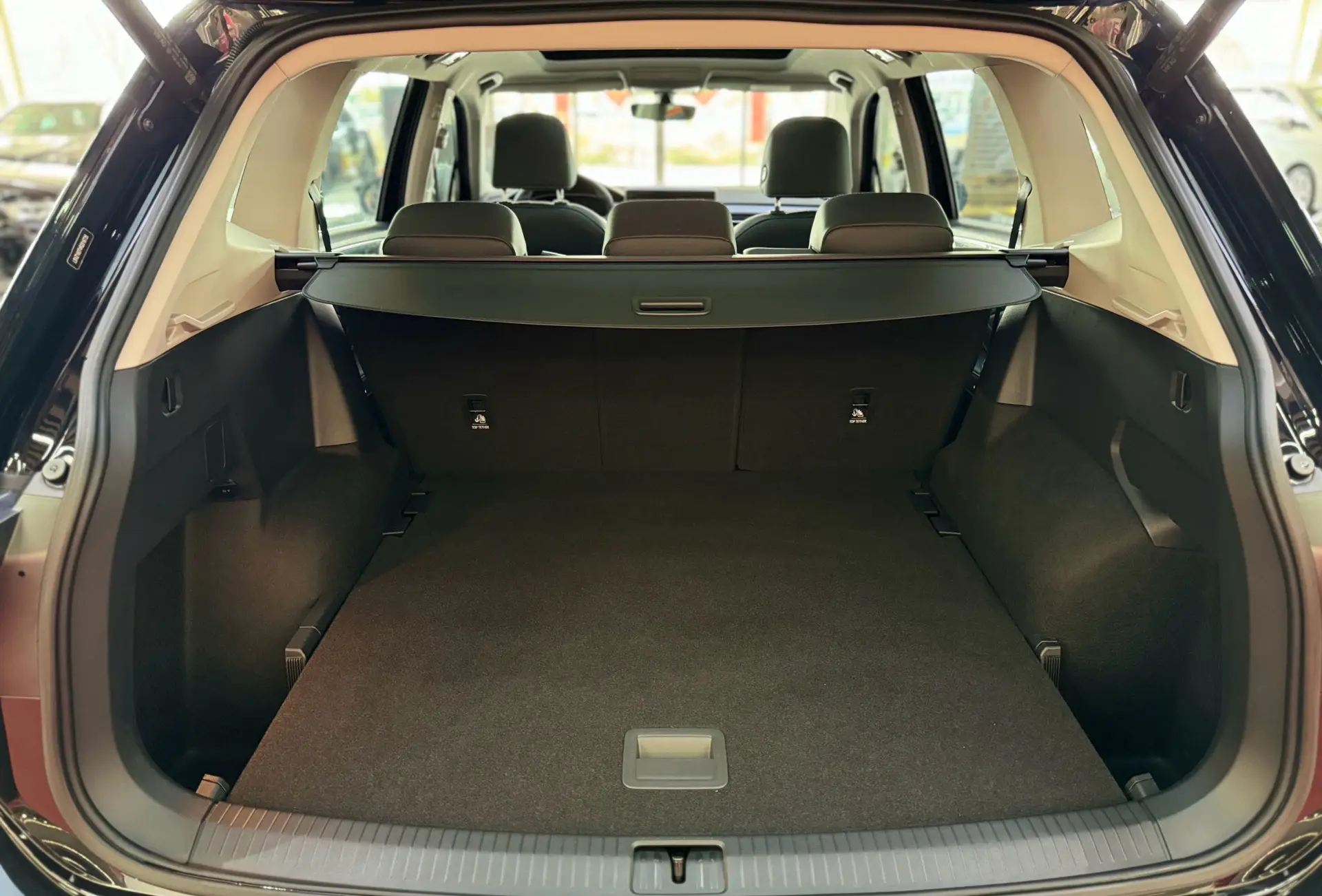 Volkswagen Tiguan L, 2024 25