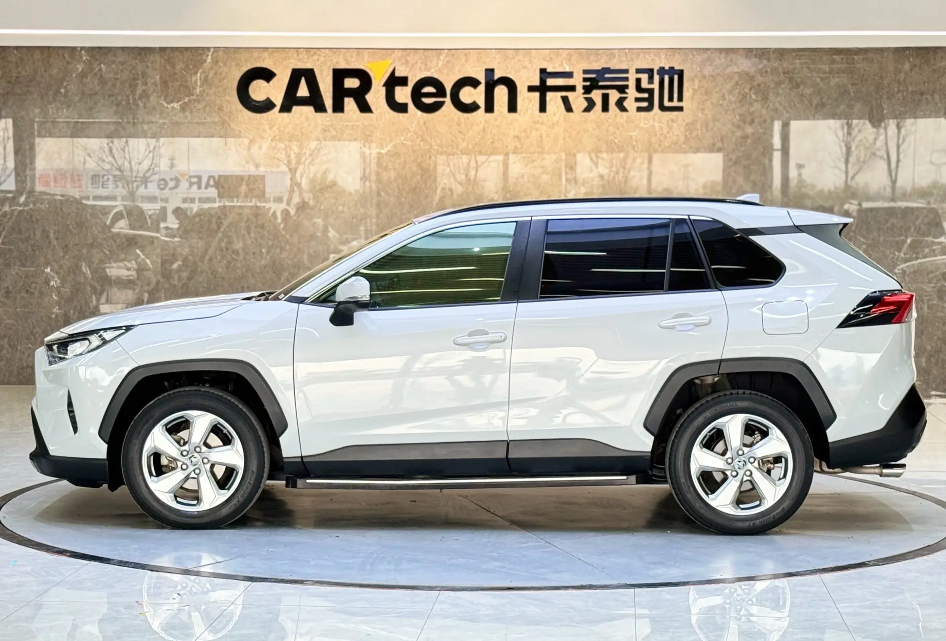 Toyota RAV4, 2021 8