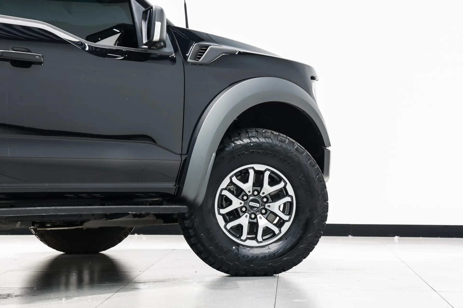 Ford F-150, 2023 8