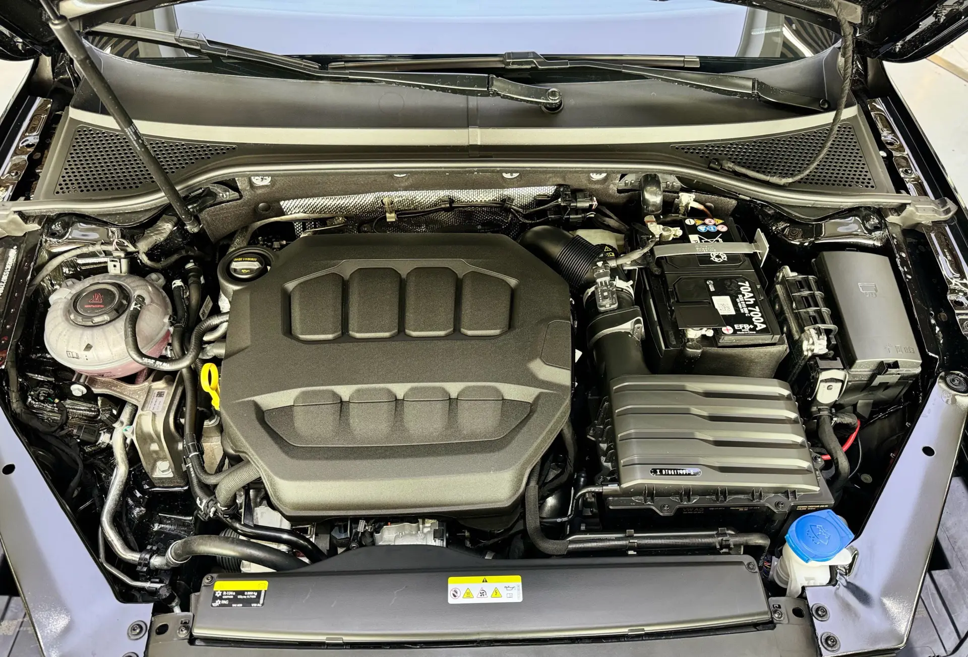 Volkswagen Magotan, 2025 12