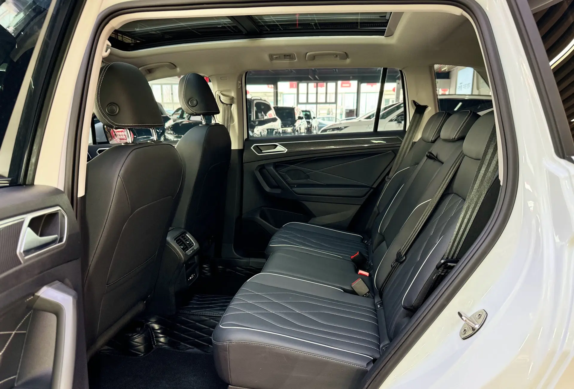 Volkswagen Tiguan L, 2025 26