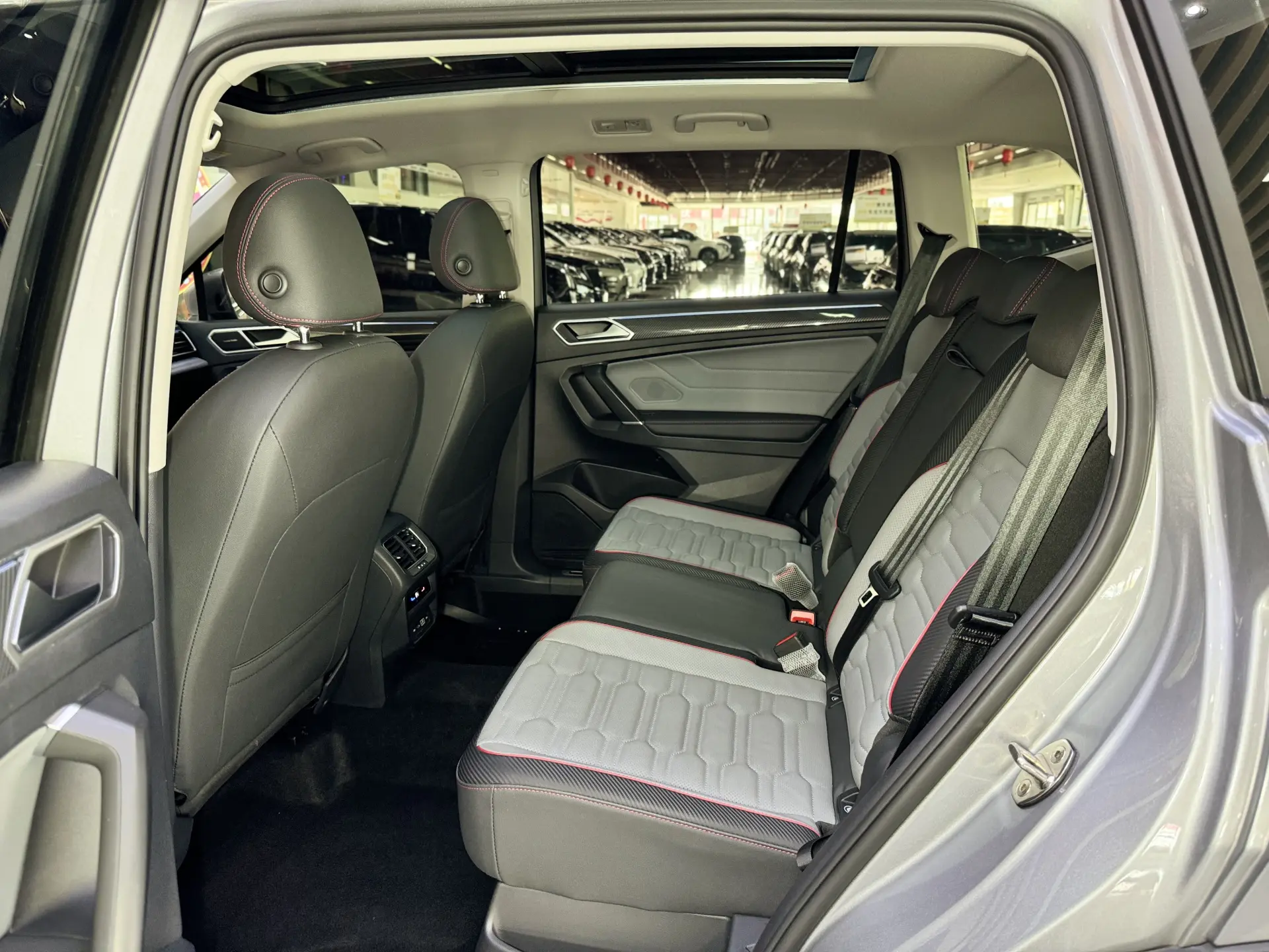 Volkswagen Tiguan L, 2022 19
