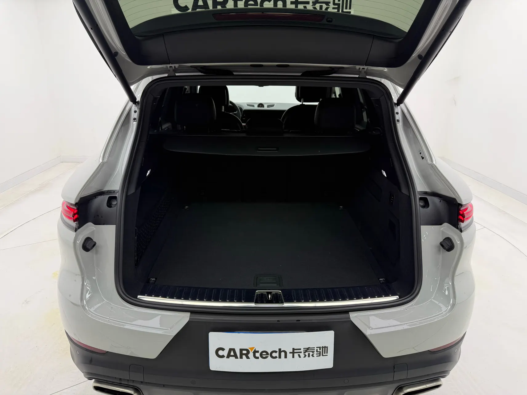 Porsche Cayenne, 2025 12