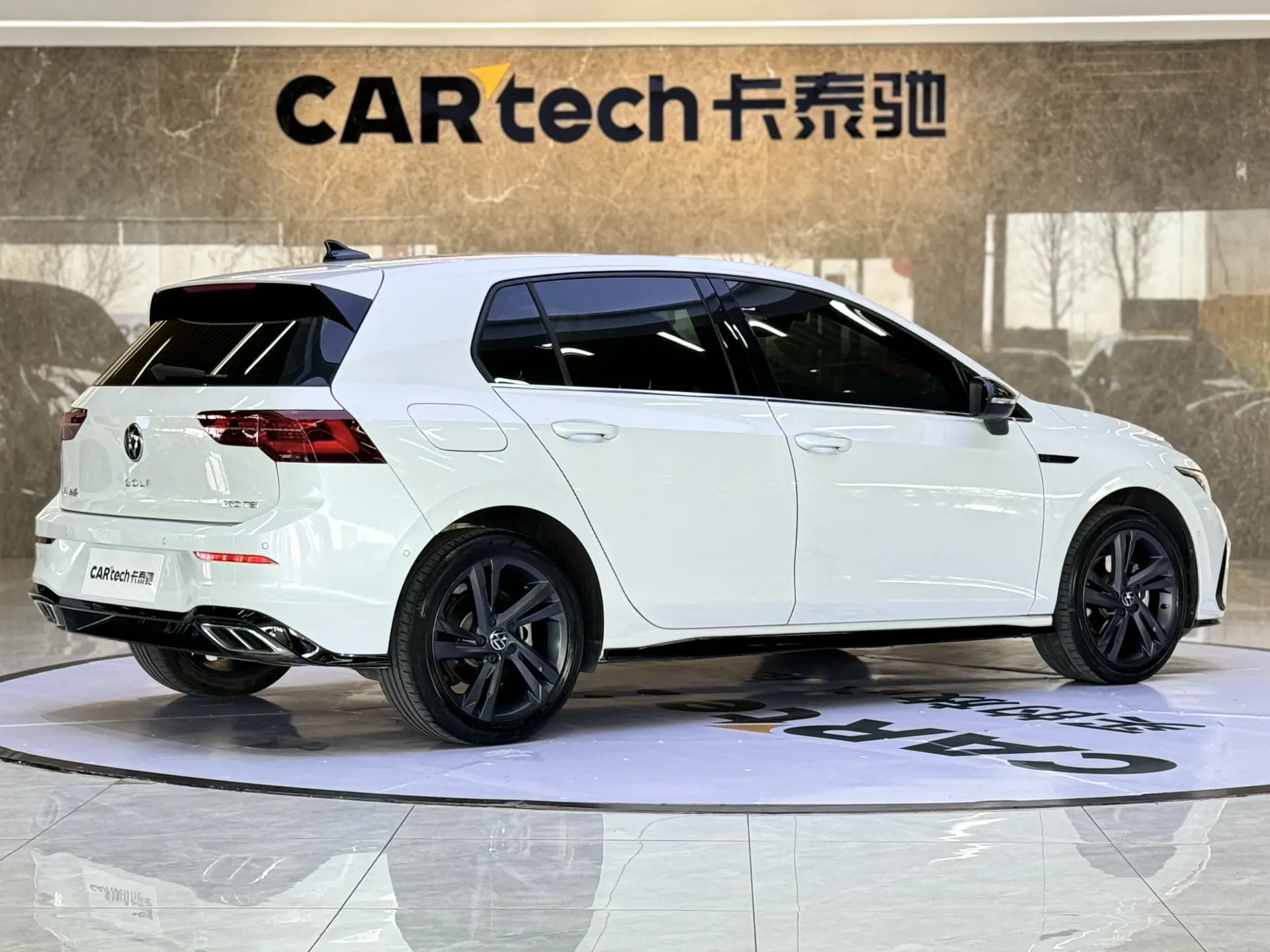 Volkswagen Golf, 2022 все фото