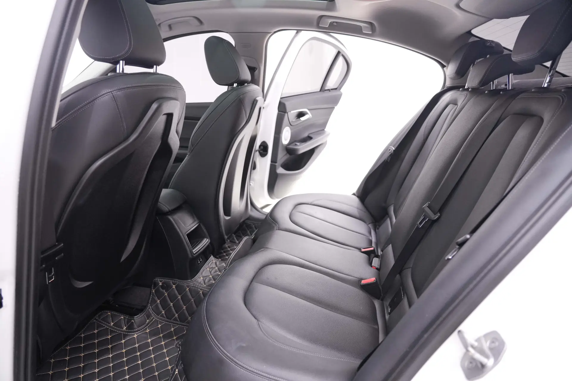 BMW 120i, 2023 21