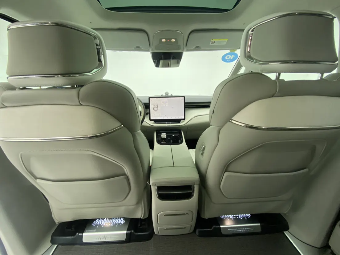 Volvo EM90, 2026 29
