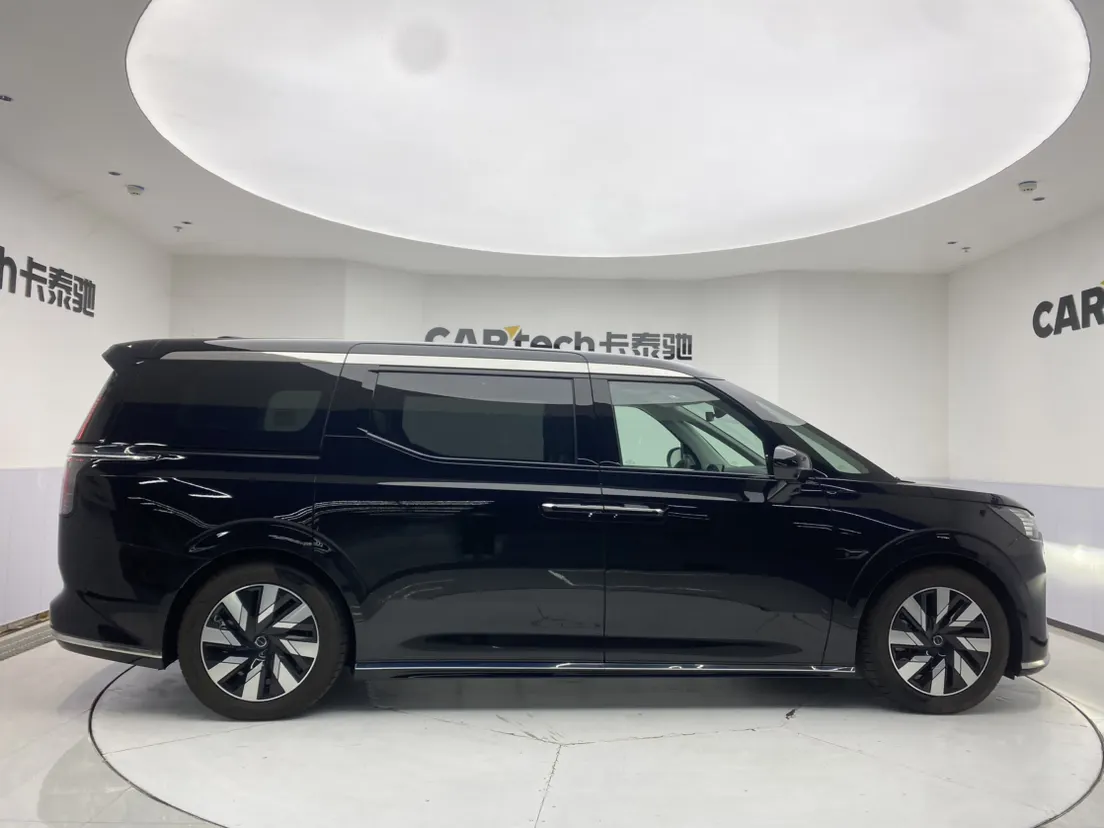 Volvo EM90, 2026 3