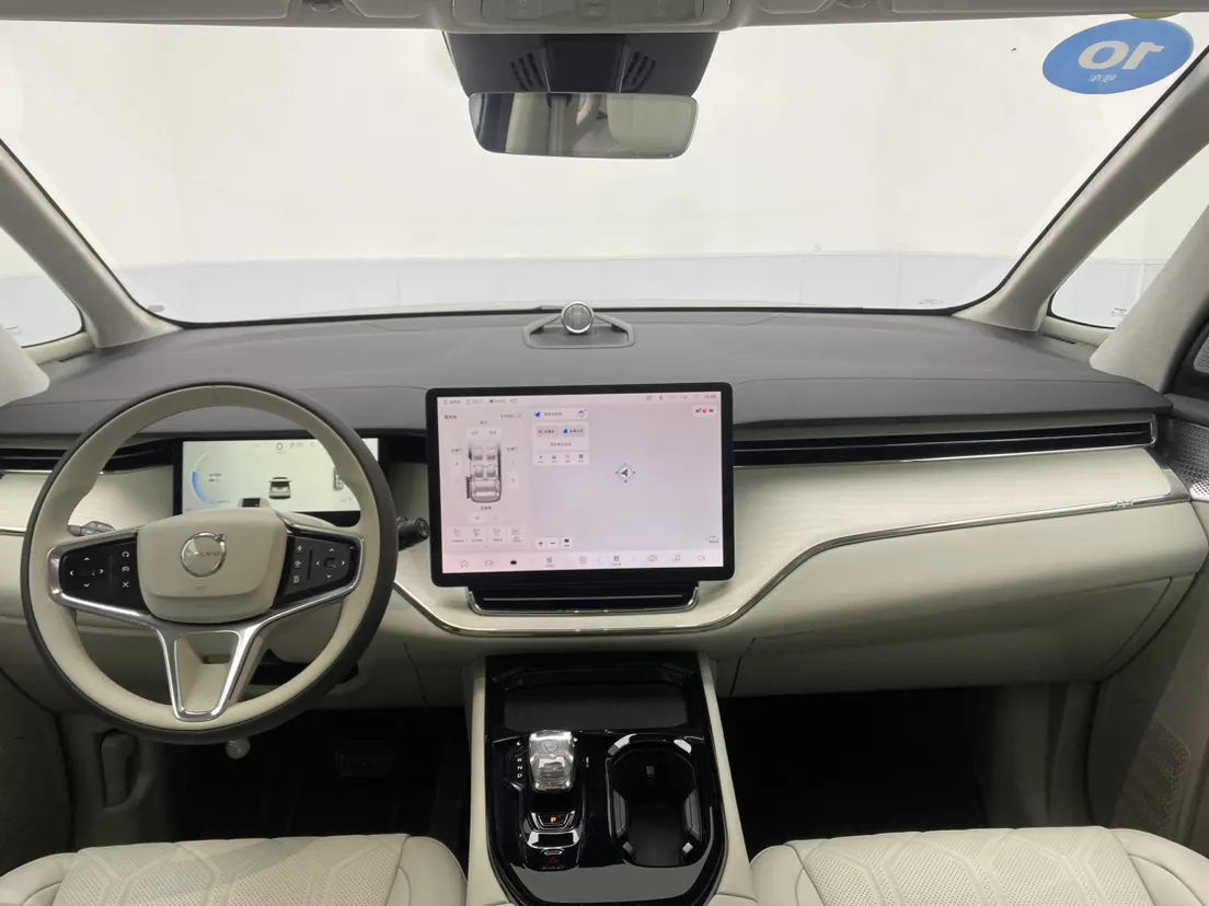 Volvo EM90, 2026 16