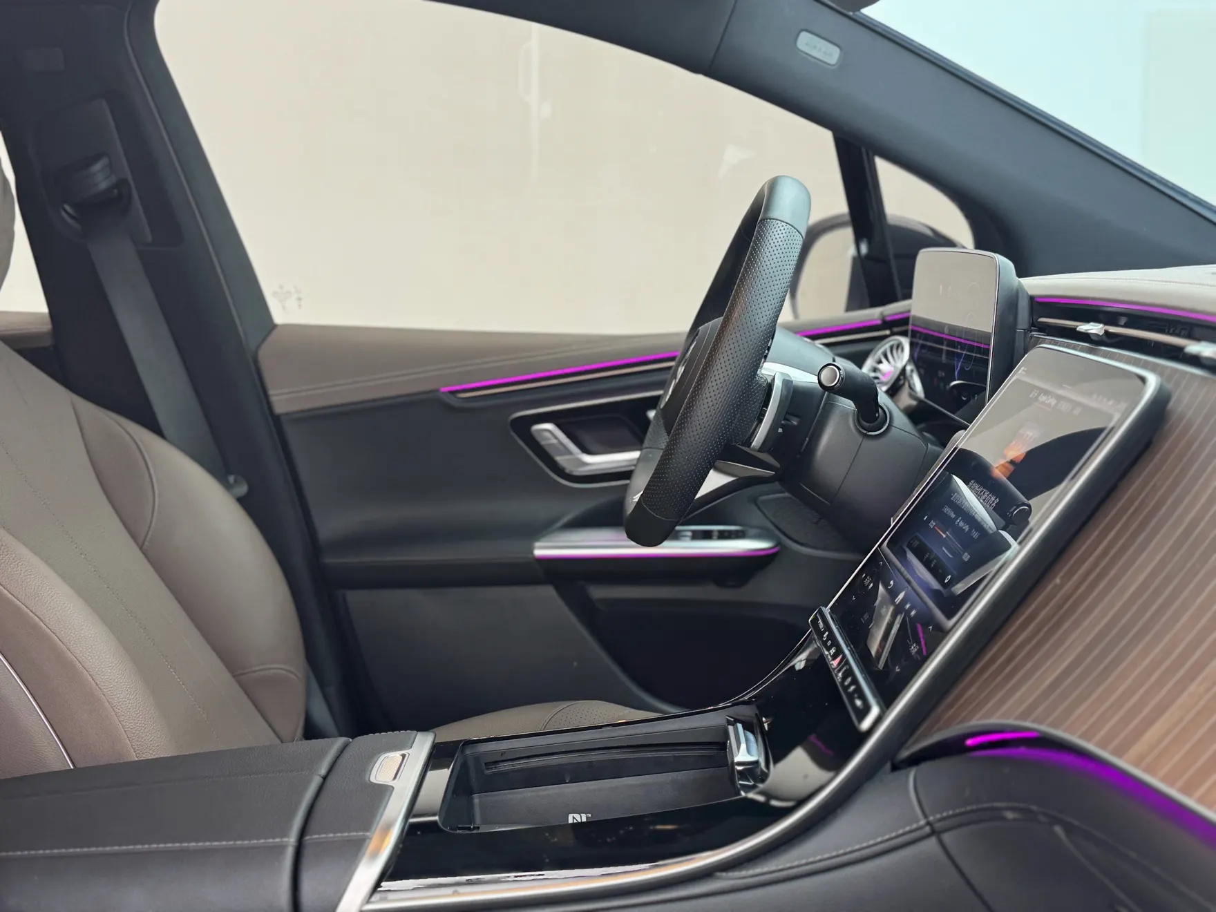 Mercedes-Benz EQE, 2024 24