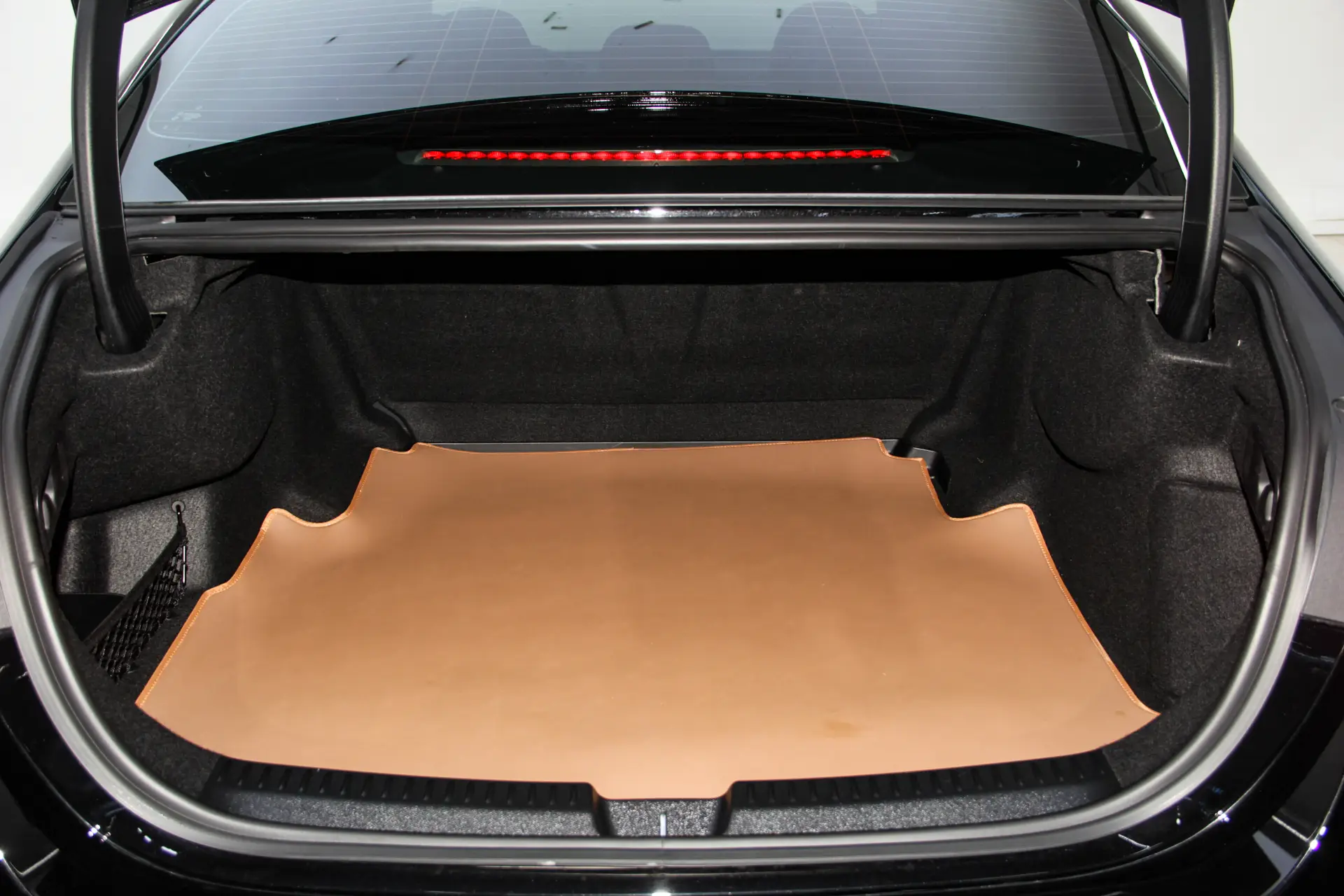 Mercedes-Benz E 300 L, 2024 13