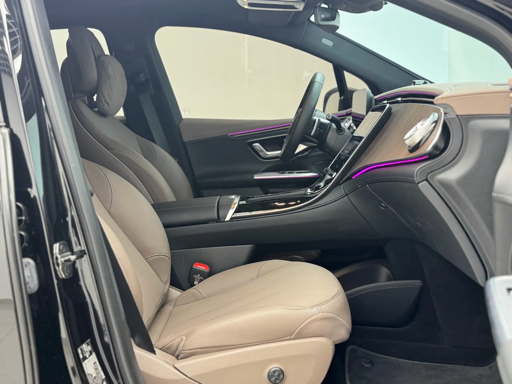 Mercedes-Benz EQE, 2024 27