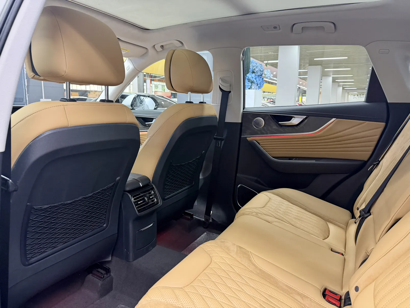Hongqi HS5, 2023 11
