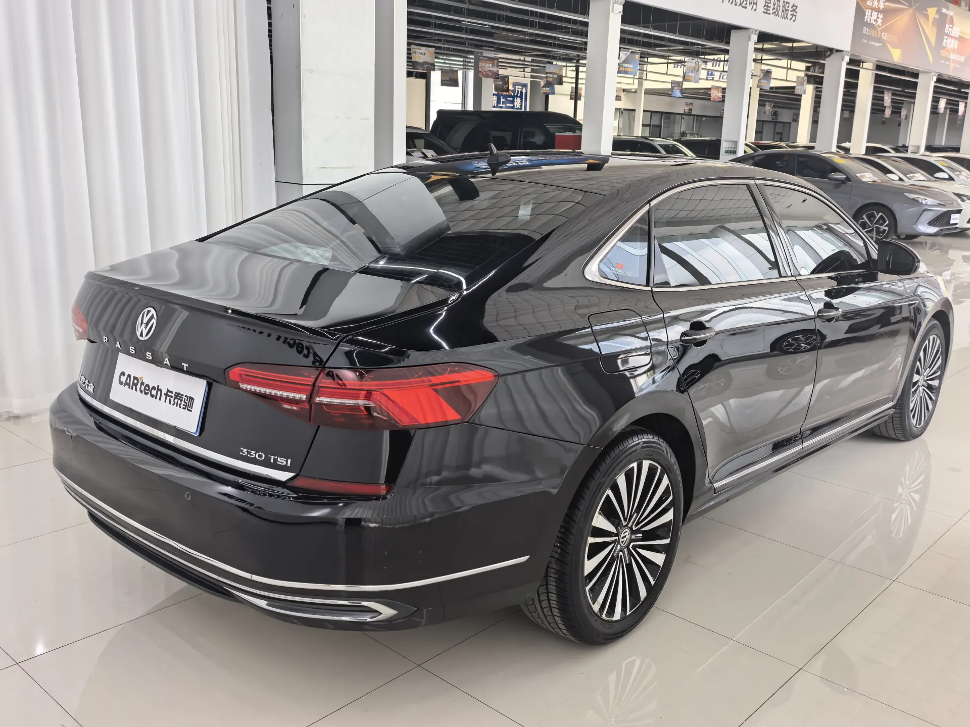 Volkswagen Passat, 2020 4
