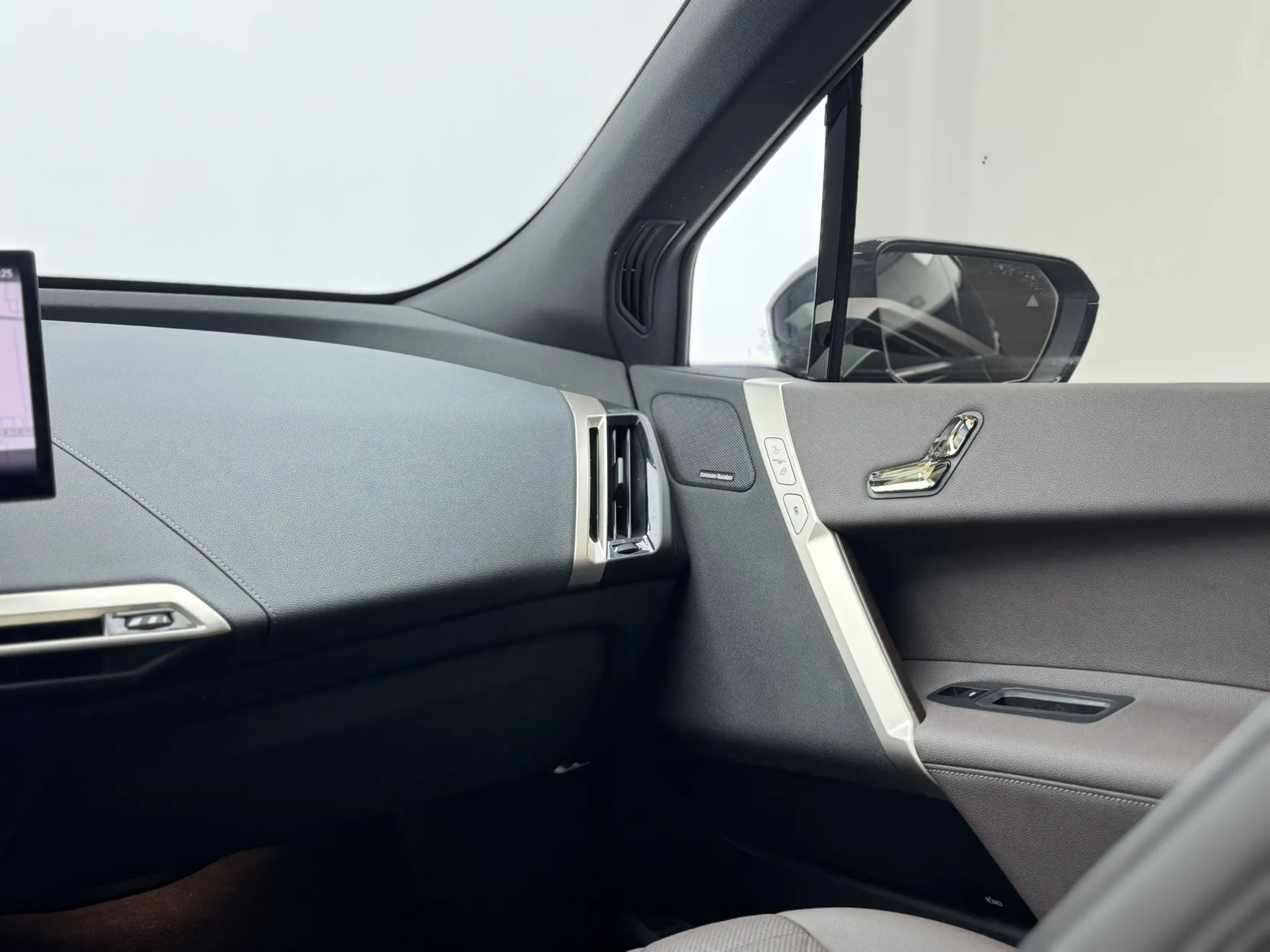BMW iX, 2024 14