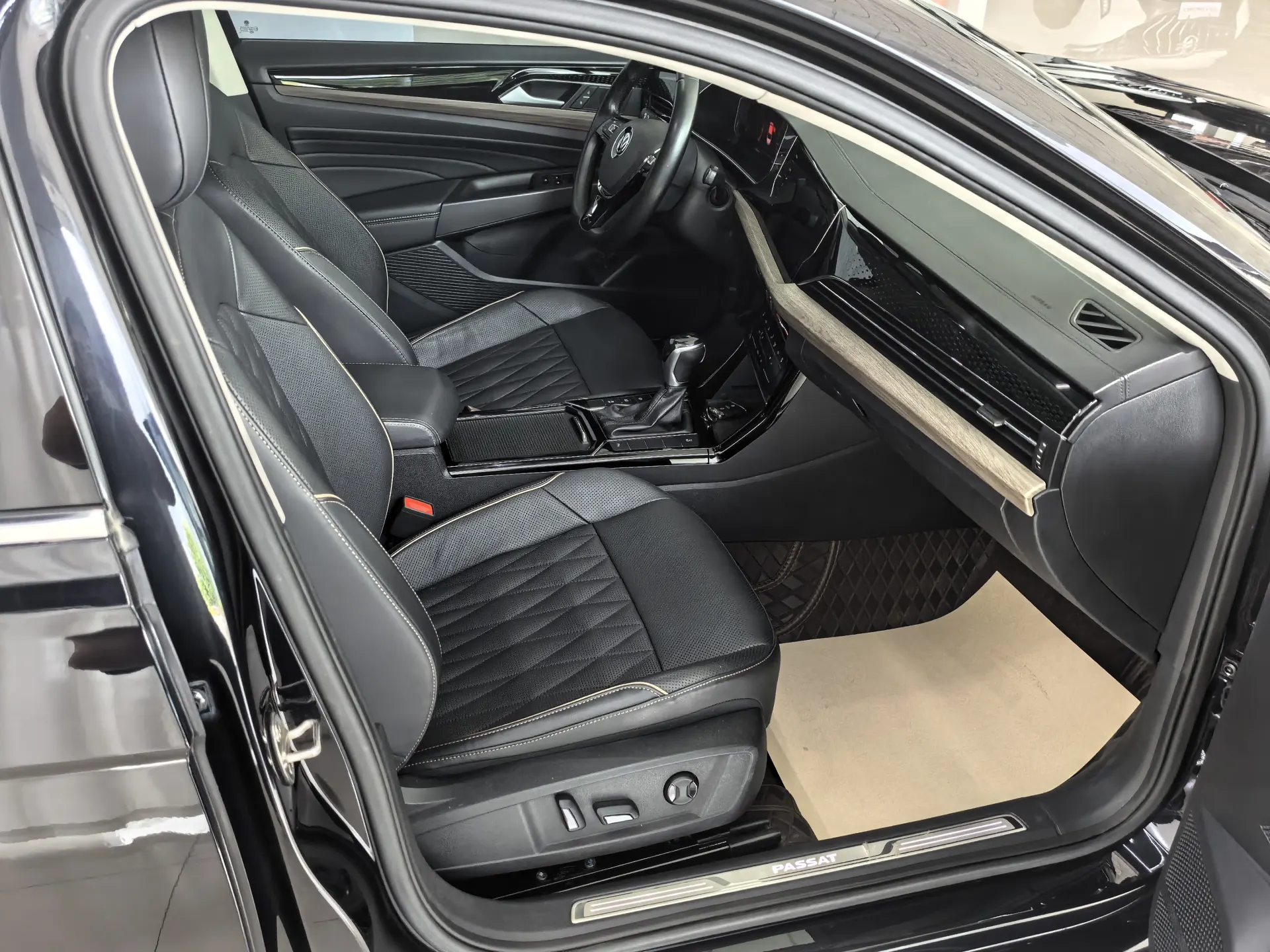 Volkswagen Passat, 2020 14