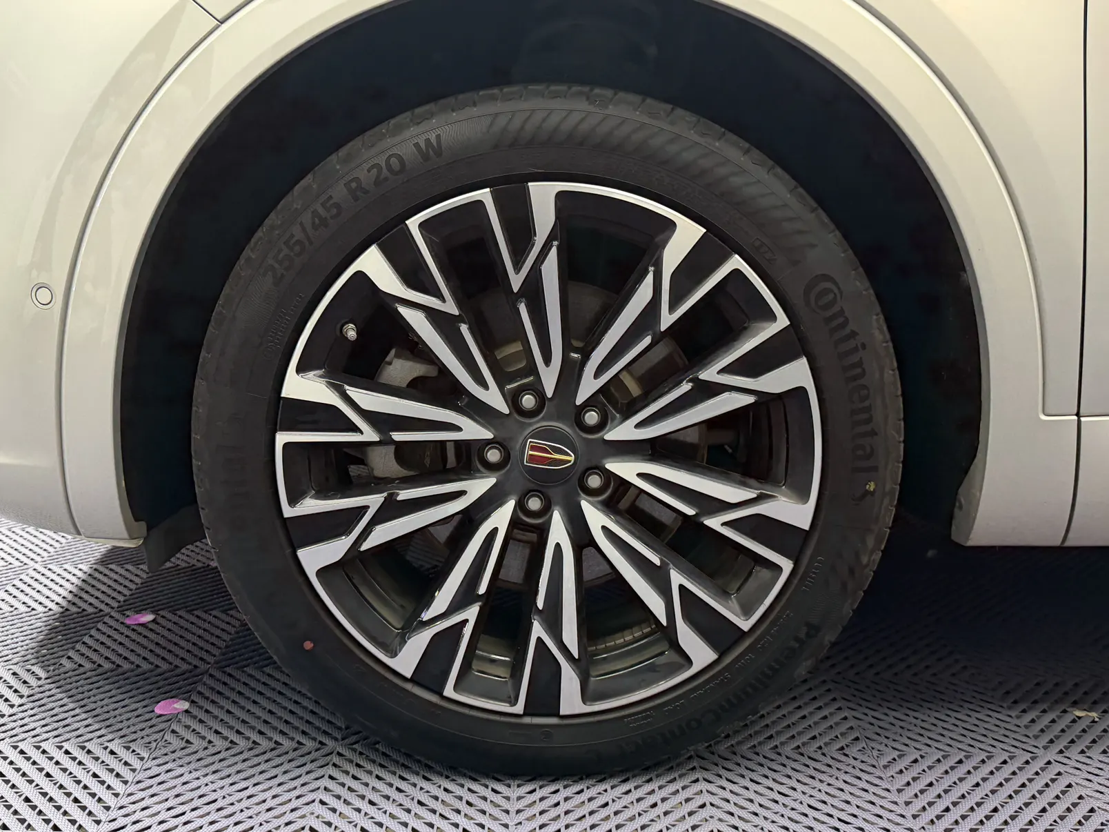 Hongqi HS5, 2023 7