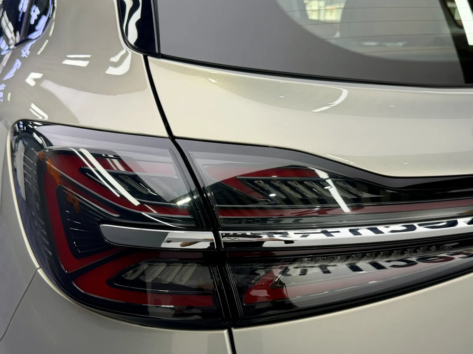 Hongqi HS5, 2023 6