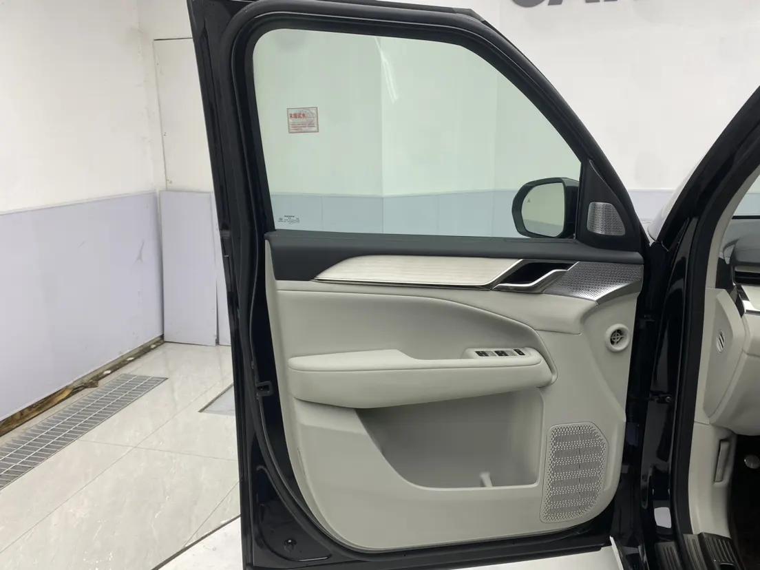 Volvo EM90, 2026 19