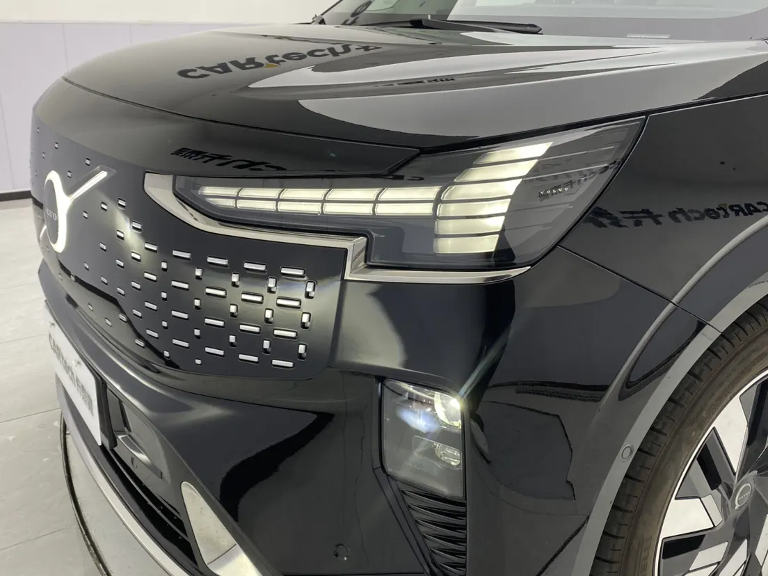 Volvo EM90, 2026 8