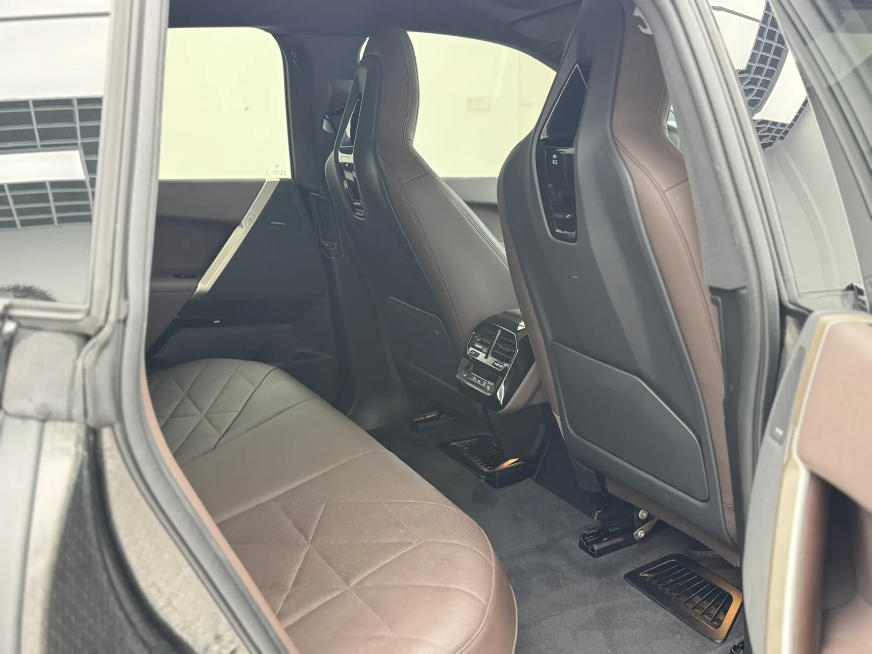 BMW iX, 2024 21