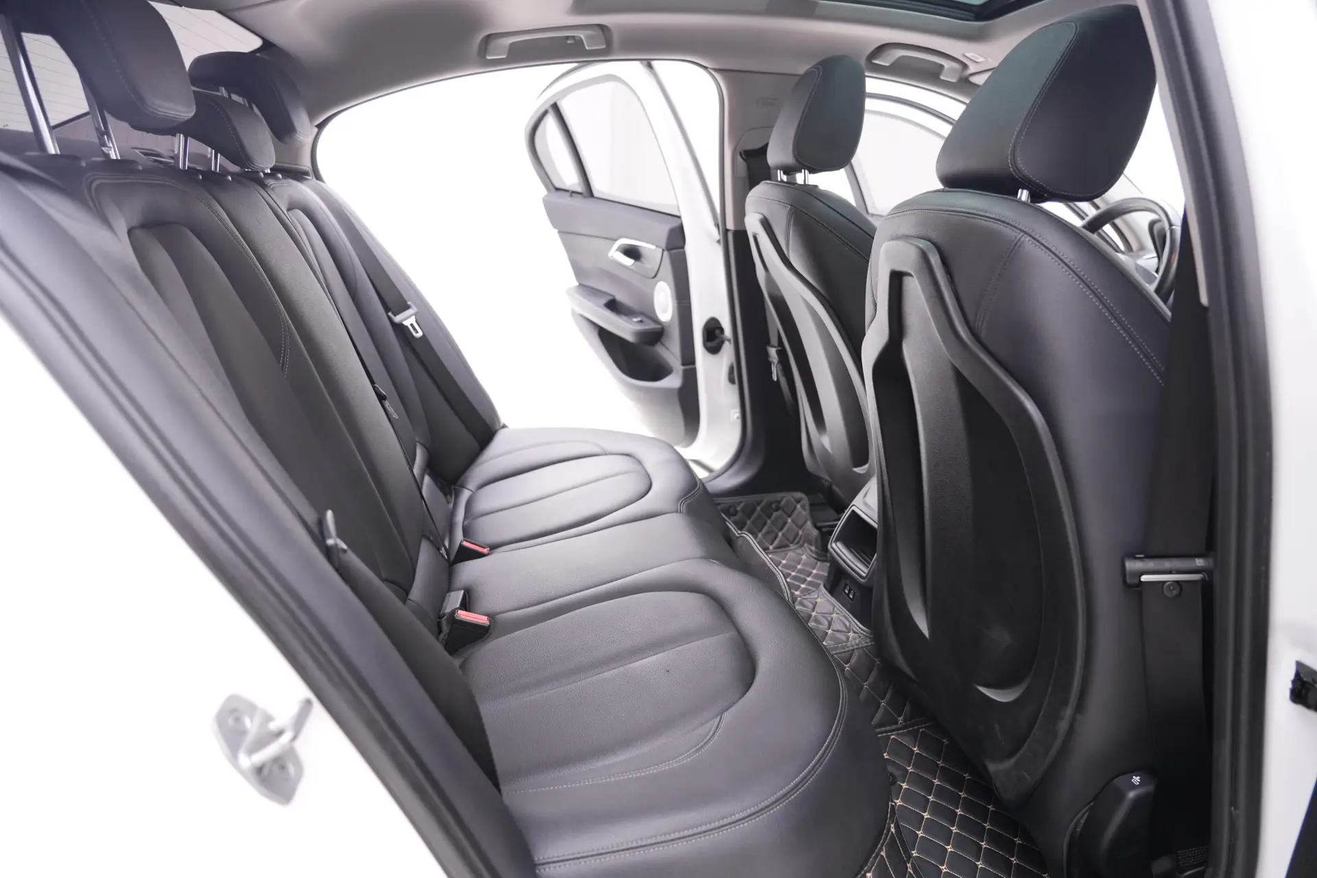 BMW 120i, 2023 24