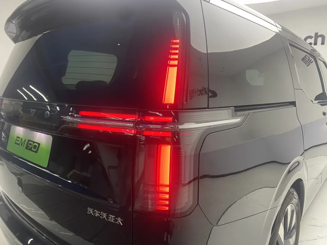 Volvo EM90, 2026 9