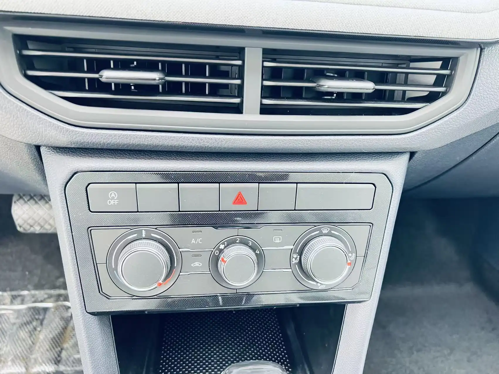 Volkswagen Tharu, 2026 13