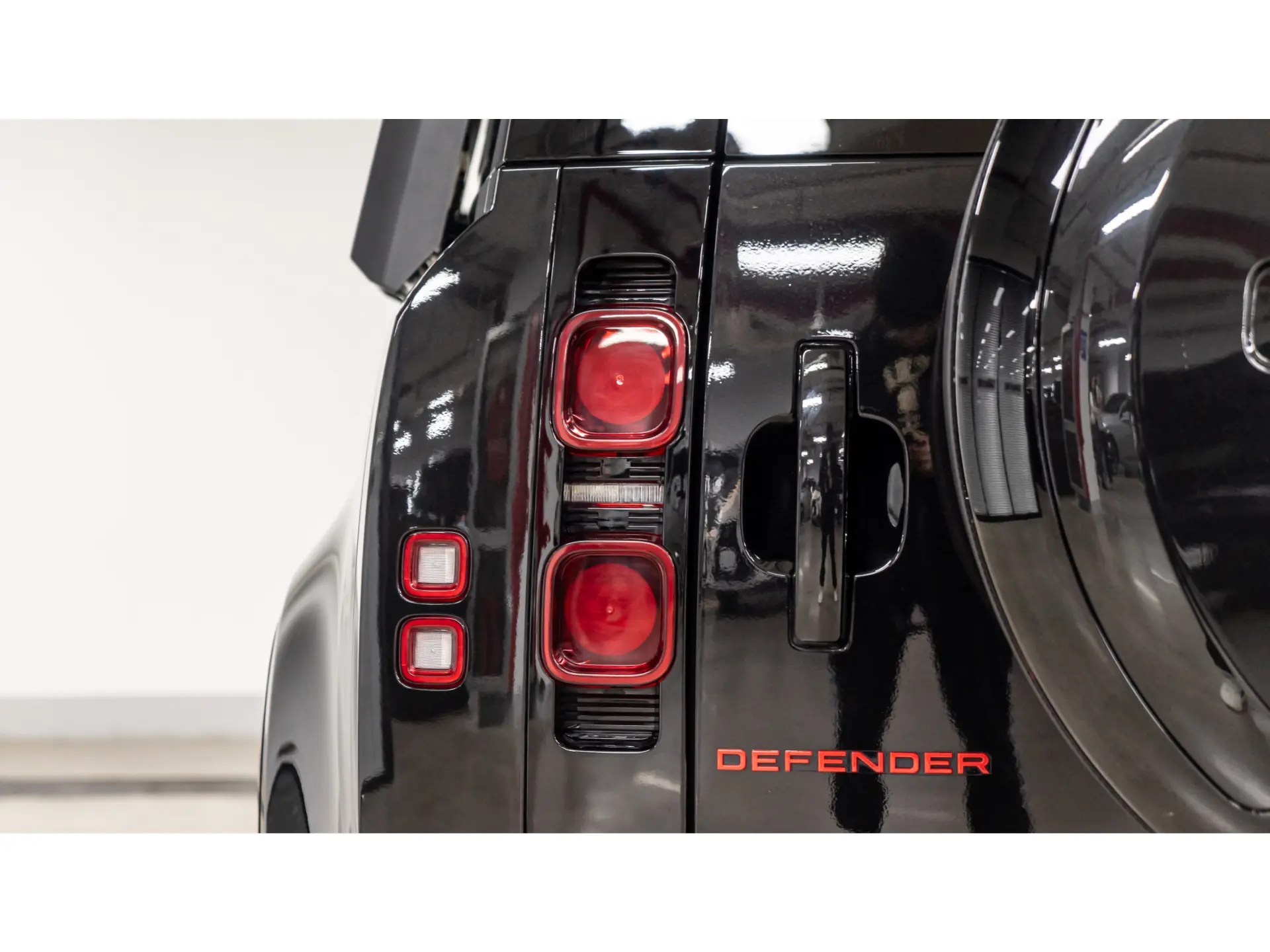 Land Rover Defender, 2024 все фото