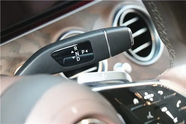 Mercedes-Benz E 300 L, 2023 15